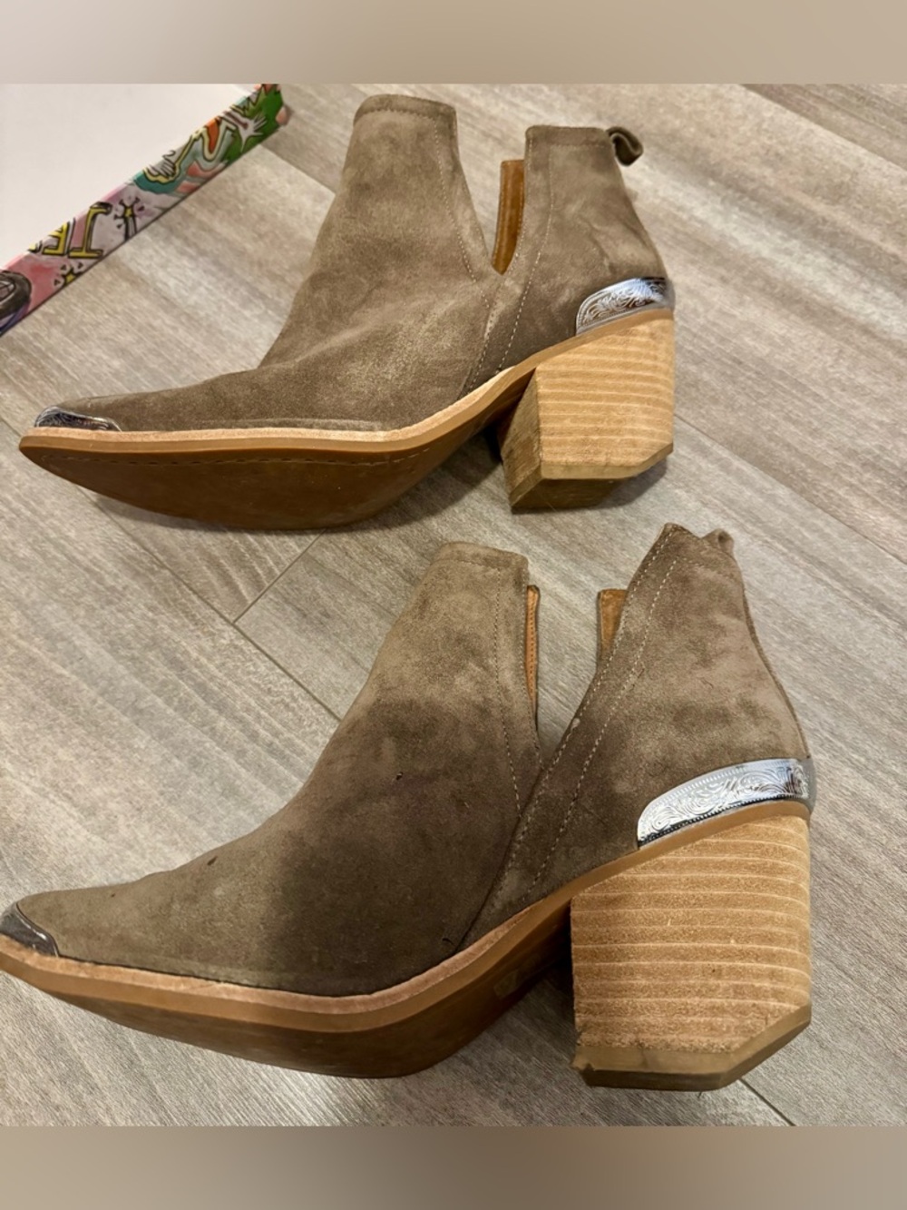 Jeffrey Campbell Cromwell Ankle Booties in Taupe Size 8 EUC